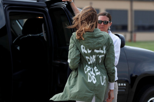 Мелания Трамп раскрыла тайный смысл скандальной надписи на своей куртке