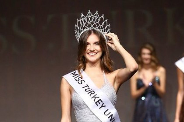 «Мисс Турция-2017» лишилась титула из-за твита о менструации