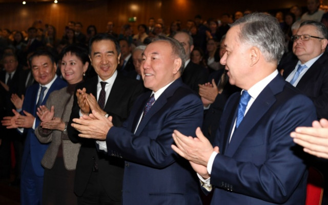 Президент Казахстана Назарбаев посетил премьеру фильма о самом себе
