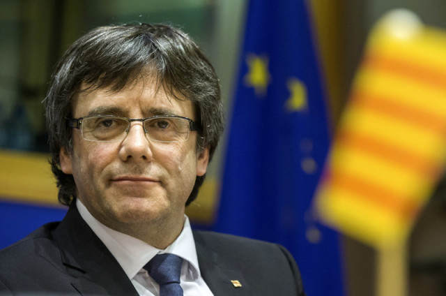 Испанских депутатов лишили аккредитации в Европарламенте