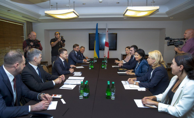 Президенты Украины и Грузии договорились о взаимных визитах и координации сотрудничества с институтами ЕС