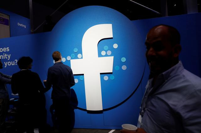 Facebook in talks with U.S. derivatives regulator over digital currency plans: FT