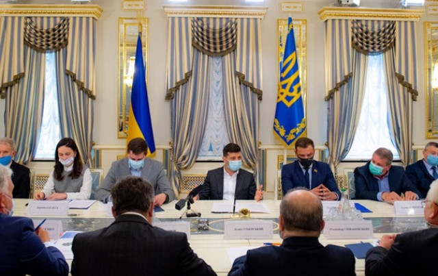 Президент Владимир Зеленский обсудил кадровый голод в Украине