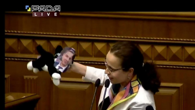 Клименко подарила Шмыгалю кота в мешке

