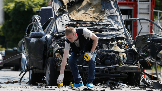 Видео взрыва машины военного разведчика в Киеве
