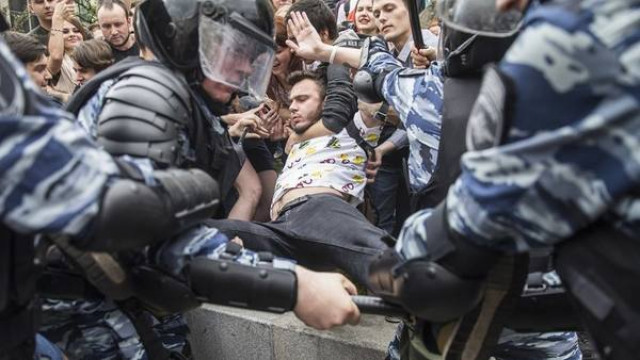 Германия призвала РФ освободить мирных демонстрантов