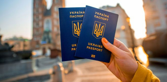 Украинцам разрешат въезжать в Канаду с электронной визой