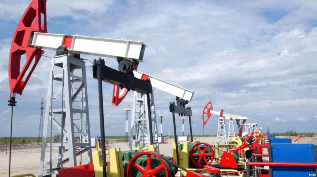 В Украину возобновили поставки российской нефти
