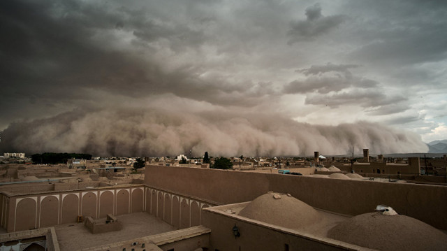 Жертвами песчаной бури в Индии стали 19 человек