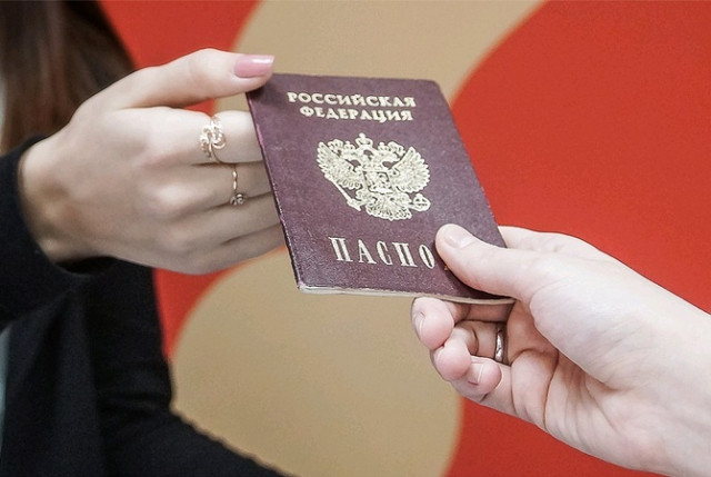 «Пенсии может и не быть»: Кабмин принял решение по российским паспортам