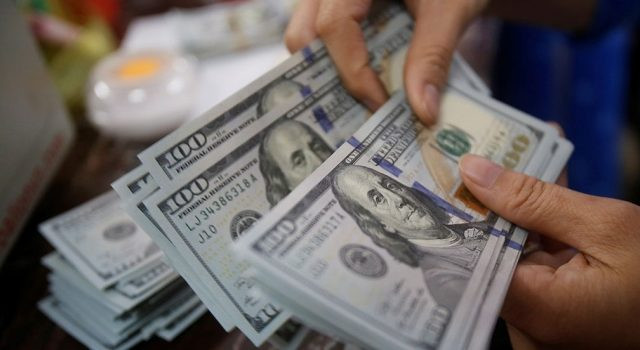 В Украине хотят сделать доллар национальной валютой - куда денется гривна? 