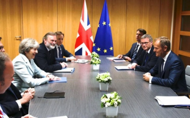 Британия и ЕС договорились отстрочить Brexit