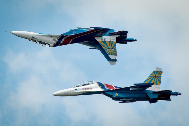 Су-27 перехватил летевшие к России разведчики США и Швеции
