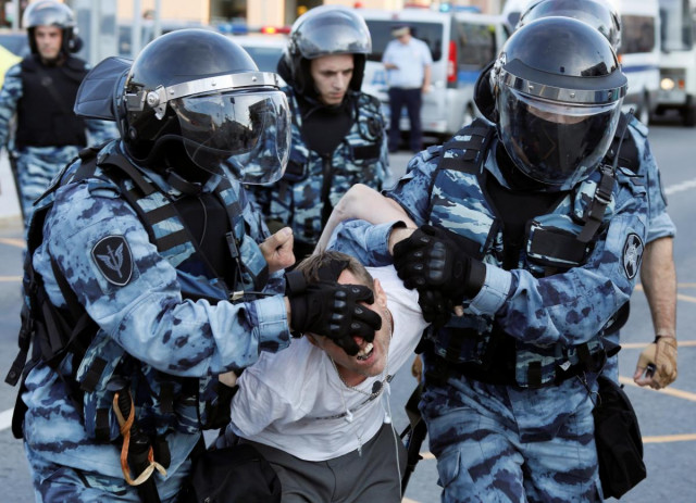 В России задержали более 350 человек – правозащитники