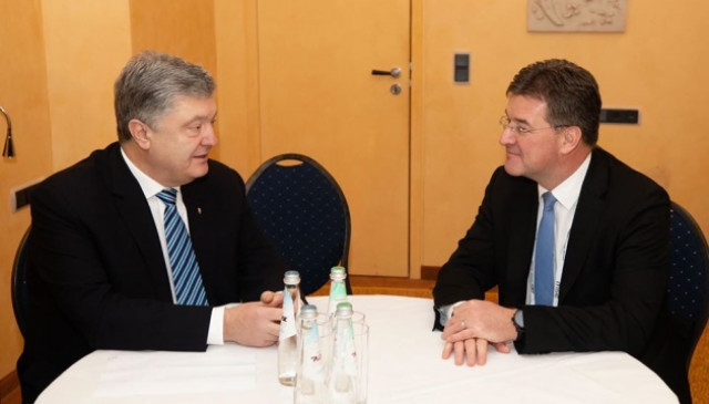 Порошенко в Мюнхене обсудил с Лайчаком продление санкций против РФ