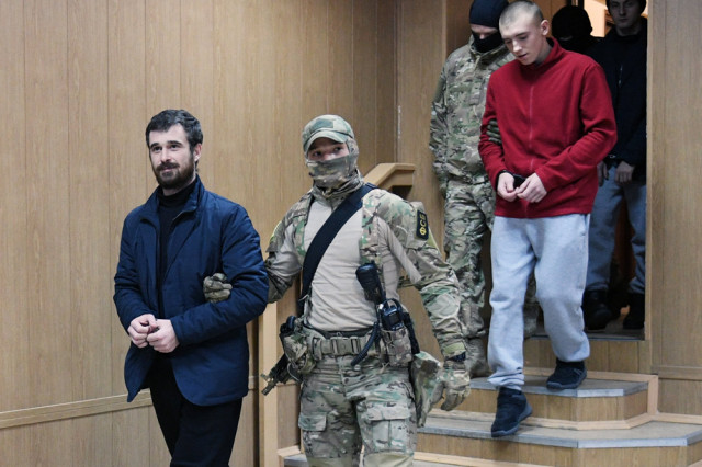 Родственники украинских моряков приехали на суд 