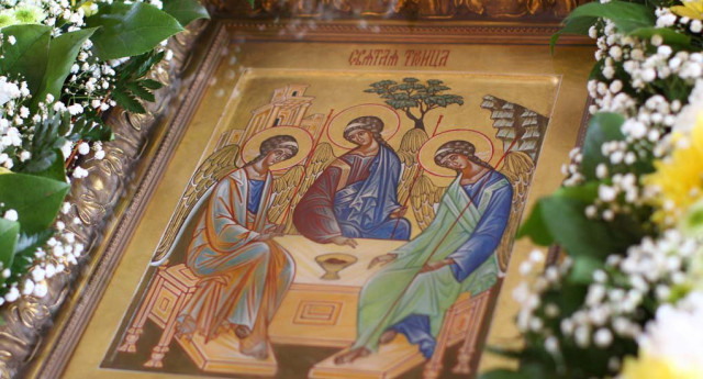16 июня: Православные христиане отмечают День Святой Троицы