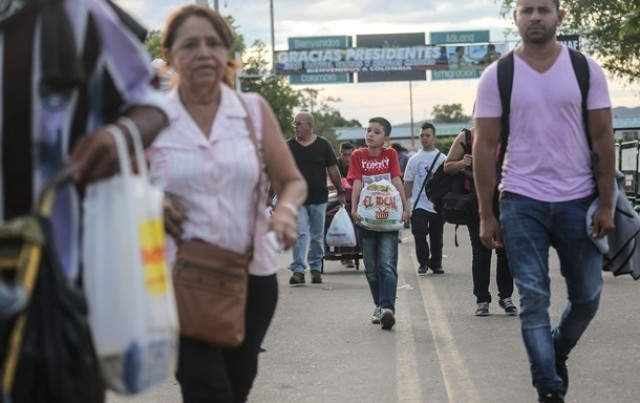 В Перу за день попросили убежища почти пять тысяч венесуэльцев