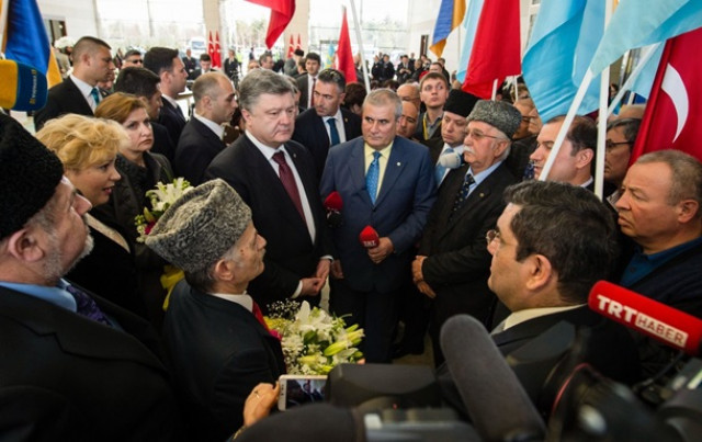Порошенко хочет предоставить крымским татарам автономию в составе Украины