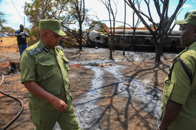 Взрыв бензовоза в Танзании: почти 100 жертв (фото)