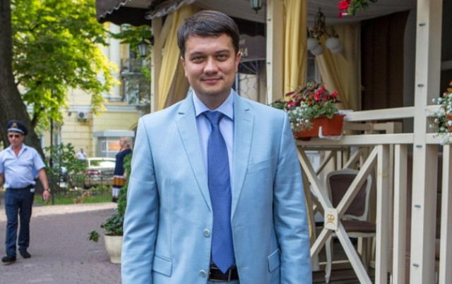 Разумков рассказал, что сделал с бизнесом на срок депутатства