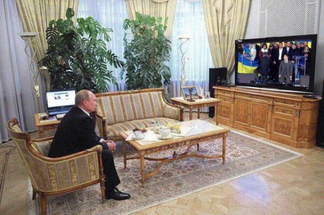 Чем был занят Путин во время дебатов в Украине?