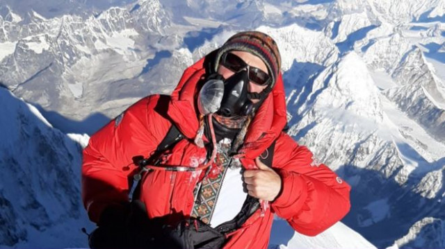 На Эверест в вышиванке: достижение украинца