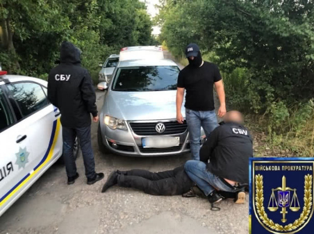 Патрульных полицейских в Винницкой области задержали за систематическое взяточничество