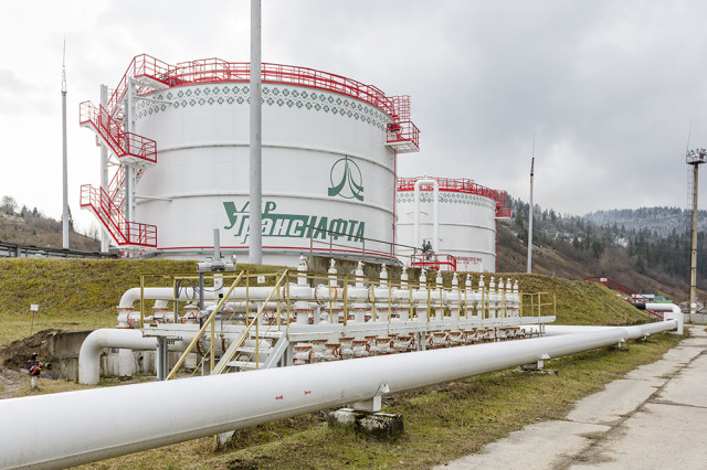 Украина возобновила транзит нефти с России в Европу