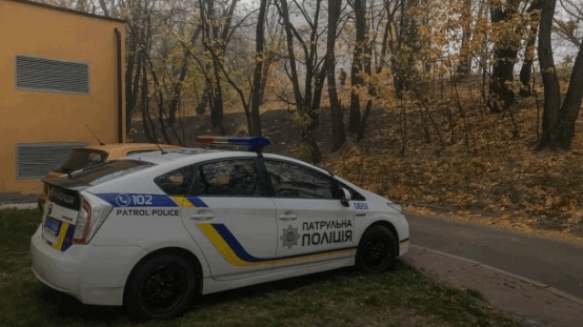 Висел на дереве: жуткая трагедия в университете Поплавского поставила на уши весь Киев (ФОТО)