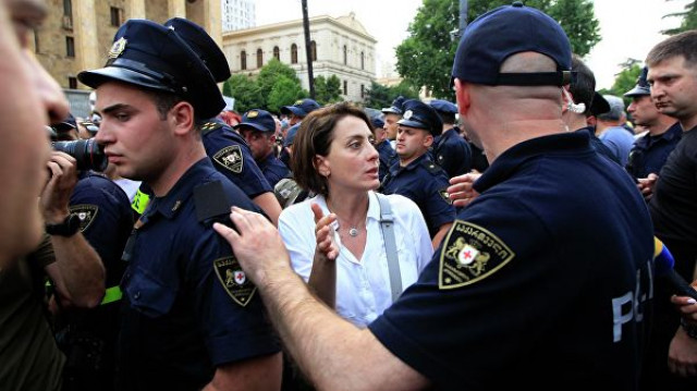В Грузии арестовали более 120 активистов