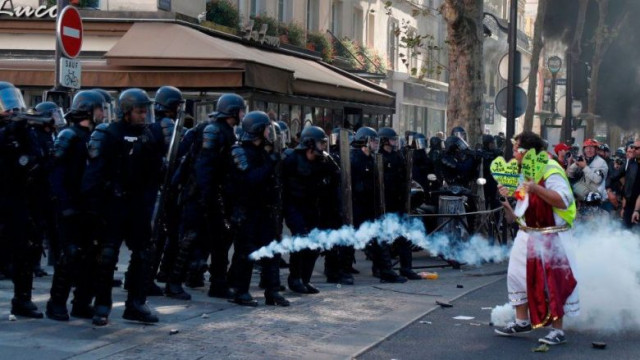 В Париже в ходе акций протеста задержали более 160 человек