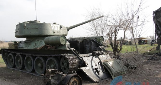 Из оккупированного Луганска вывозят танки в неизвестном направлении