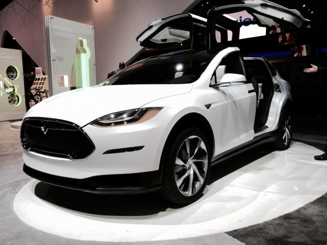 Tesla модернизировала свои электромобили