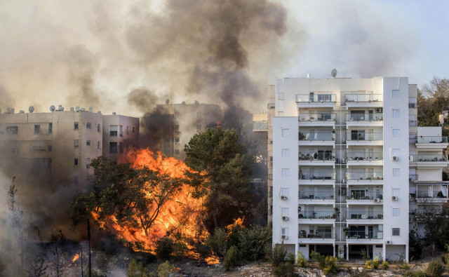 В Израиле эвакуируюют тысячи людей из-за пожаров