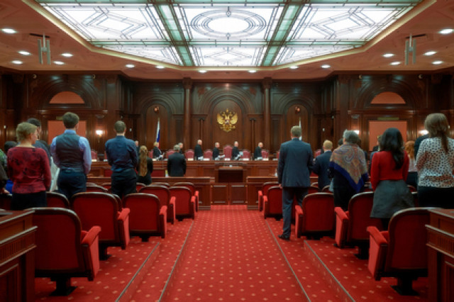В России начали борьбу с давлением властей на судей