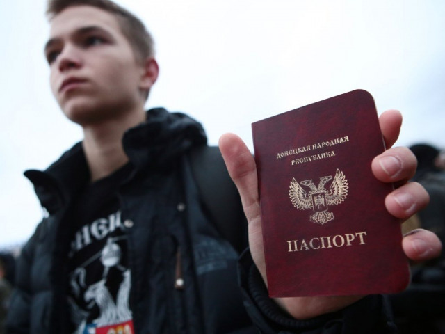 Главные террористы  «ЛНР» и «ДНР» получили российские паспорта - известны подробности 