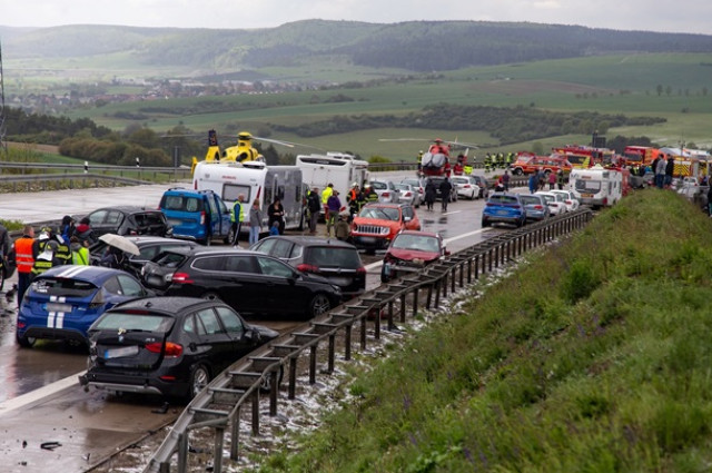 Более 50 авто попали в ДТП в Германии (фото) 