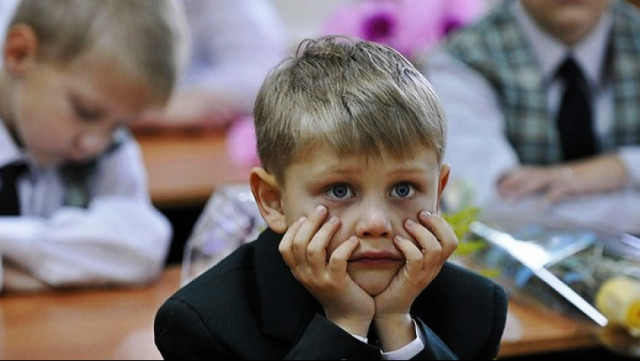 На Донбассе из-за боевых действий закрыли 10 школ