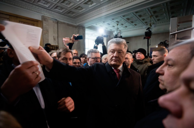 Адвокаты Порошенко подают 14 исков по фактам политического преследования