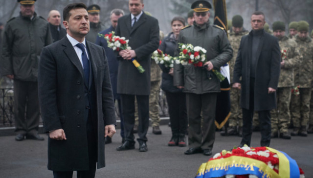 President Zelensky lays flowers at Kruty Heroes Memorial
