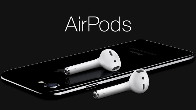 Apple сняла в Киеве рекламу наушников AirPods
