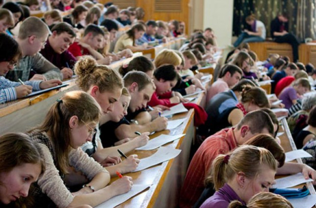 В Украине хотят повысить стоимость обучения в вузах по контракту