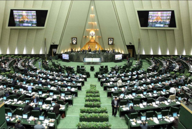 В парламенте Ирана пообещали ответить на атаку дронов на объект в Исфахане
