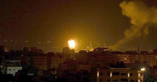 Израиль нанес ответный удар по сектору Газа
