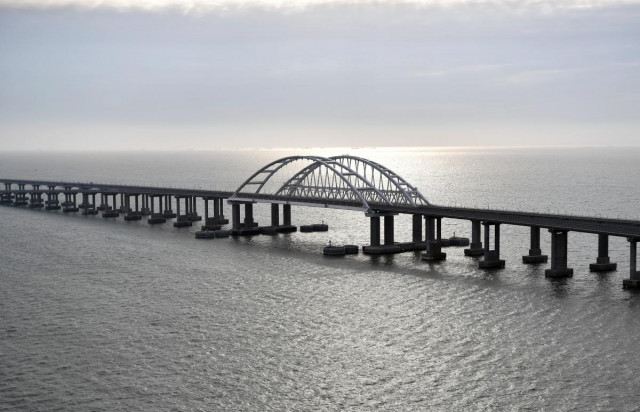 Украина должна не только уничтожить Крымский мост, но и создать морскую блокаду - эксперт