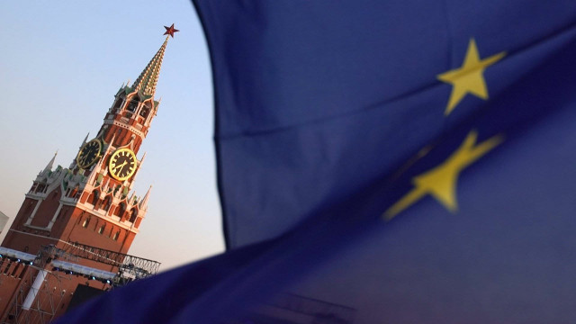 ЕС перекроет России все лазейки для обхода санкций - Bloomberg
