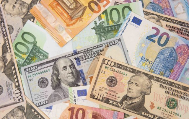 Сколько Украина должна выплатить долгов: прогноз НБУ на следующий год
