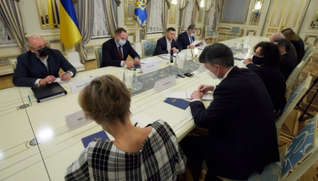 Zelensky meets with G7 and EU Ambassadors to Ukraine