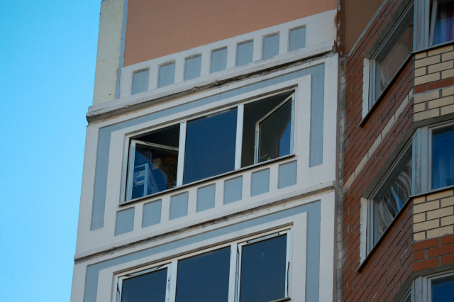 В Узбекистане мать выбросила троих детей из окна девятого этажа

